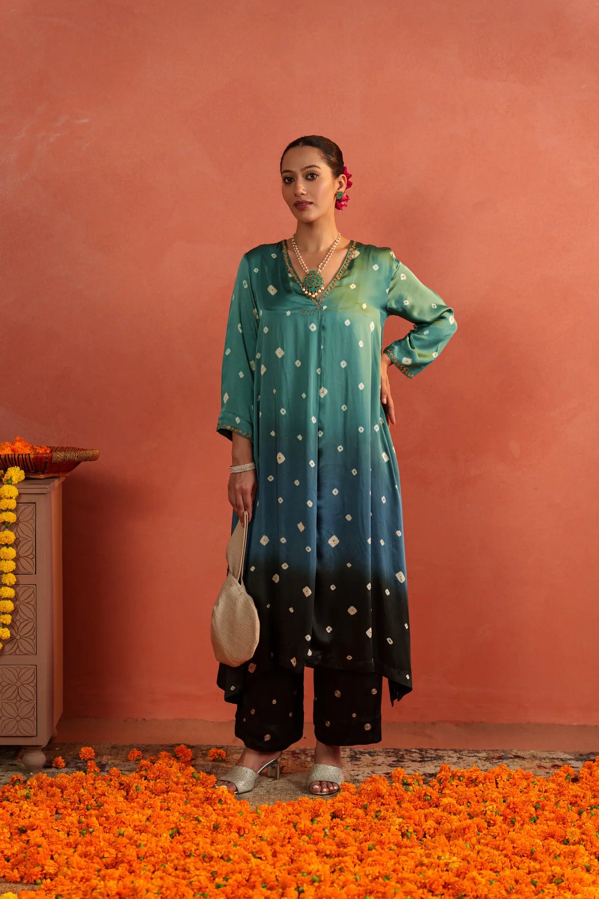 Laura Bandhani Kurta