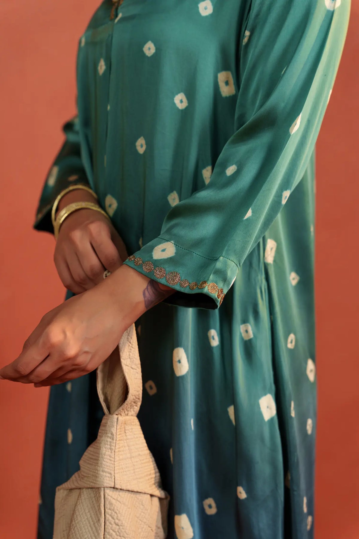Laura Bandhani Kurta