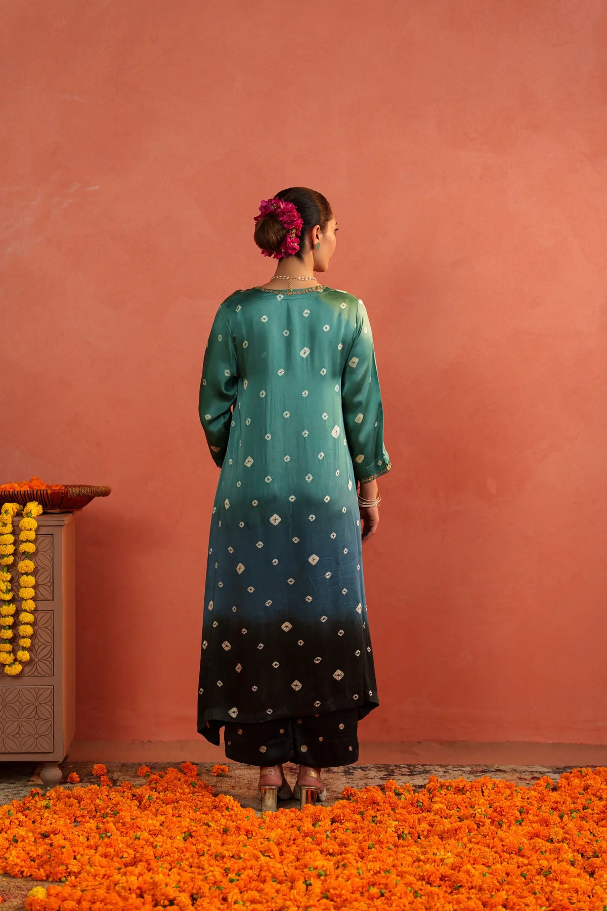 Laura Bandhani Kurta