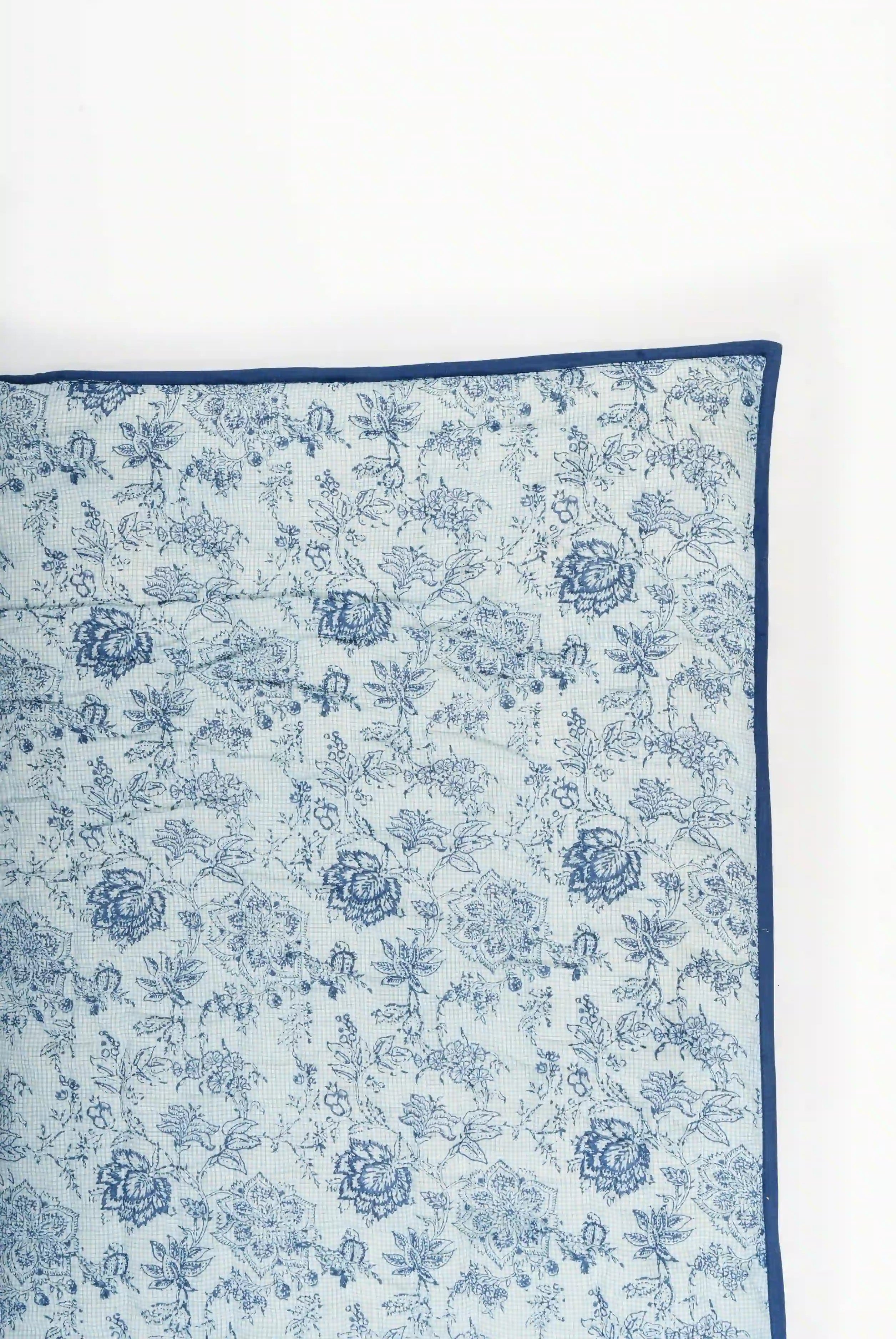 Neel Pushp Cotton Quilt