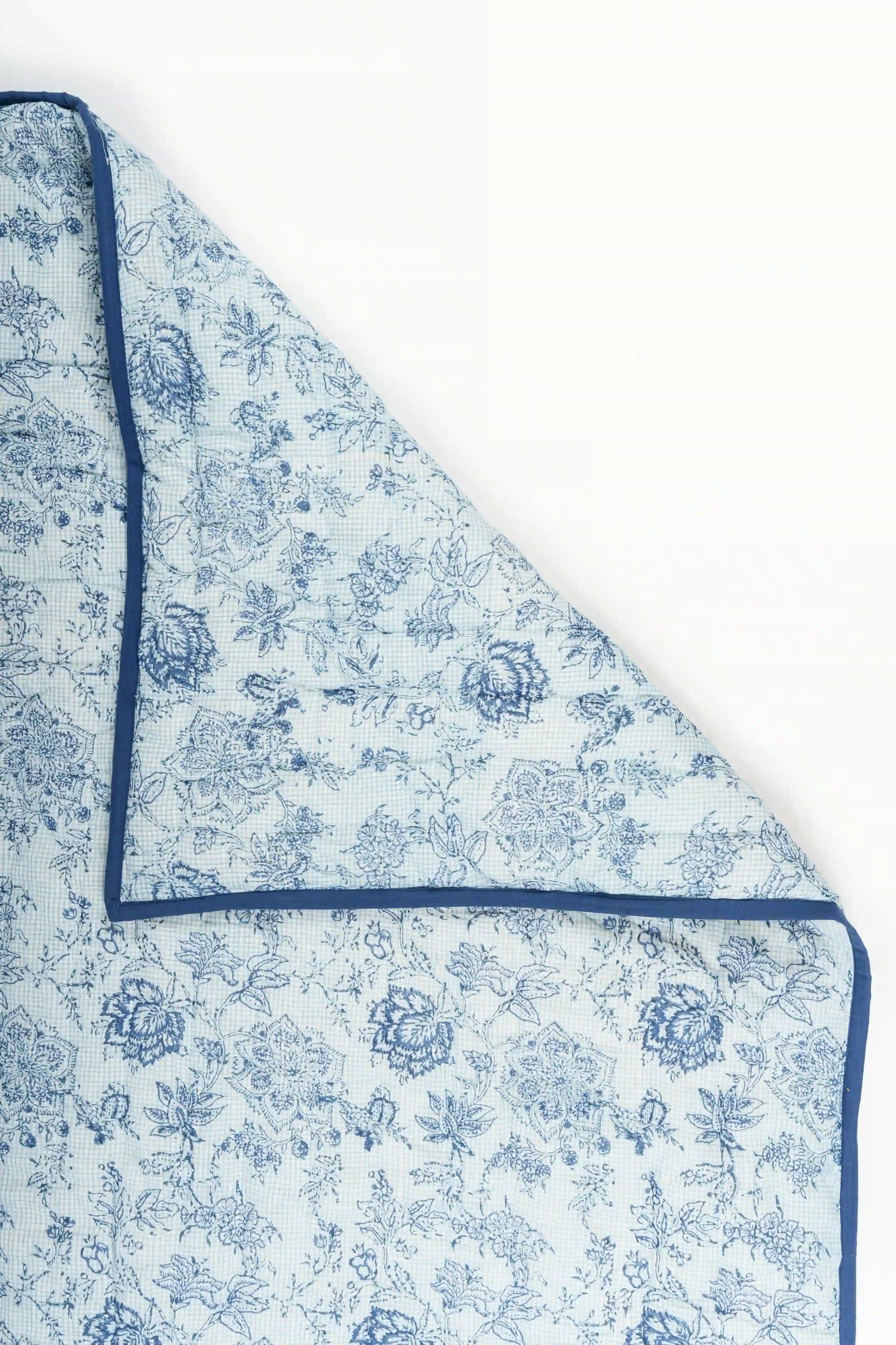Neel Pushp Cotton Quilt