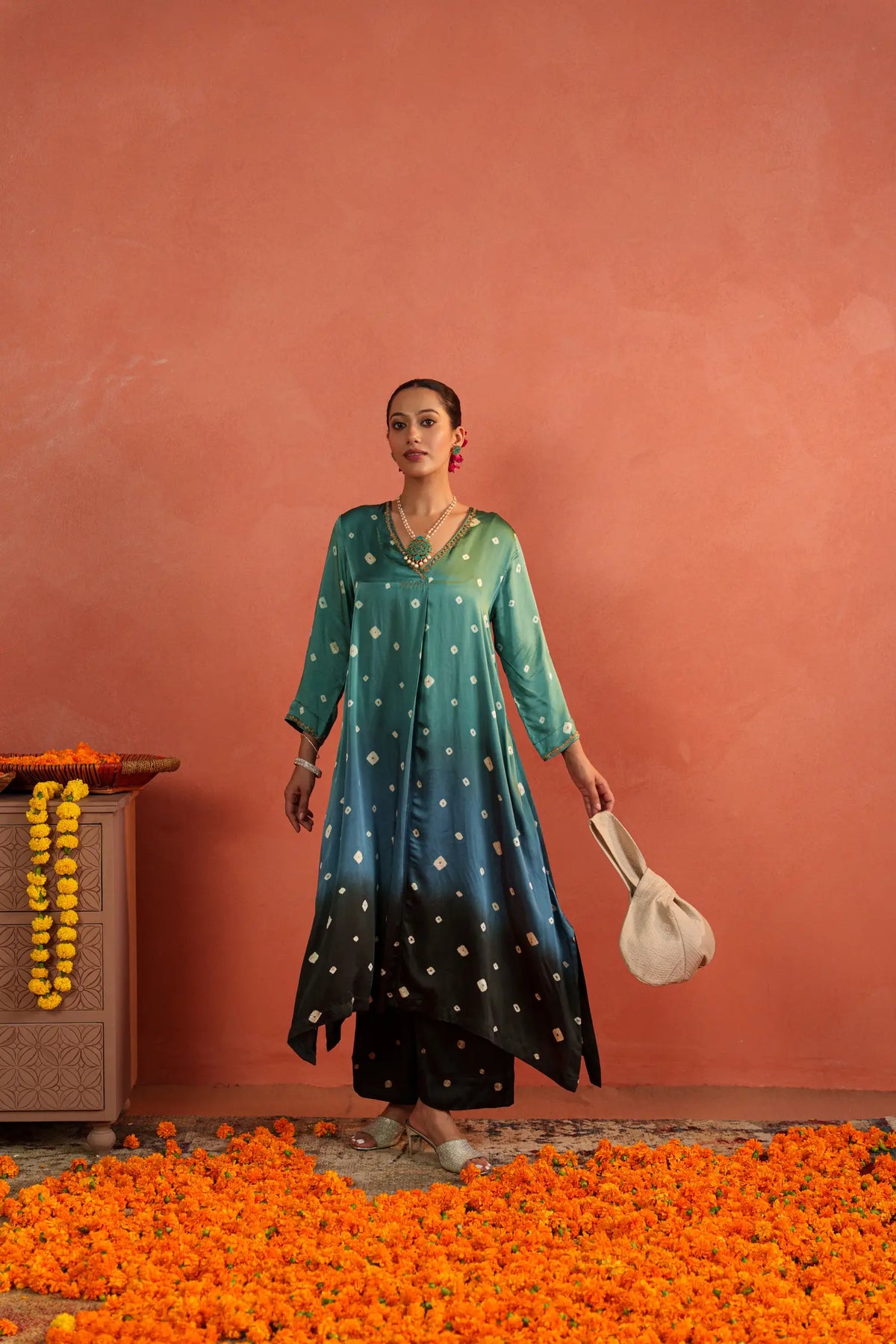 Laura Bandhani Kurta