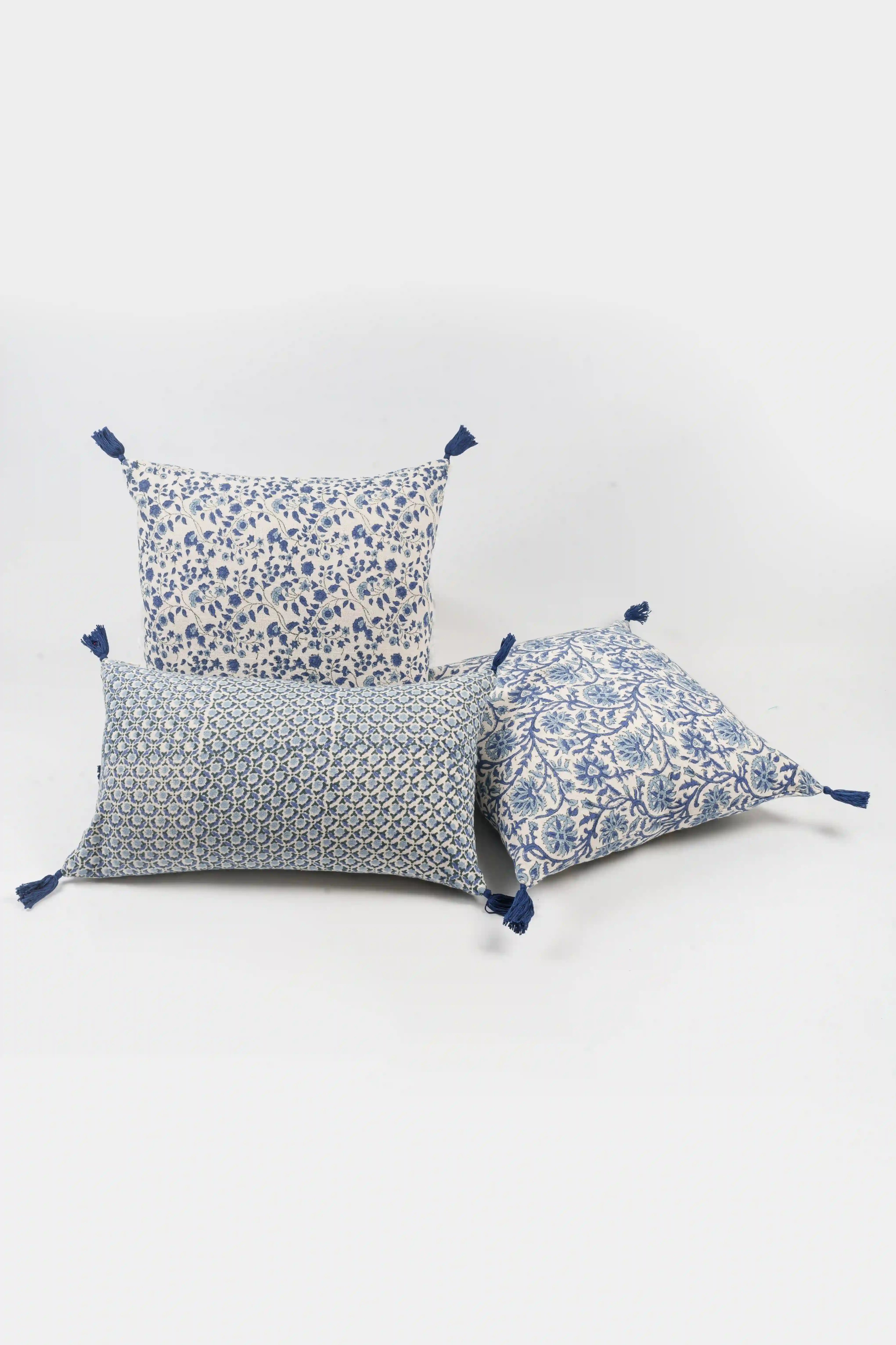 Neelaya Jaal Cushion Cover