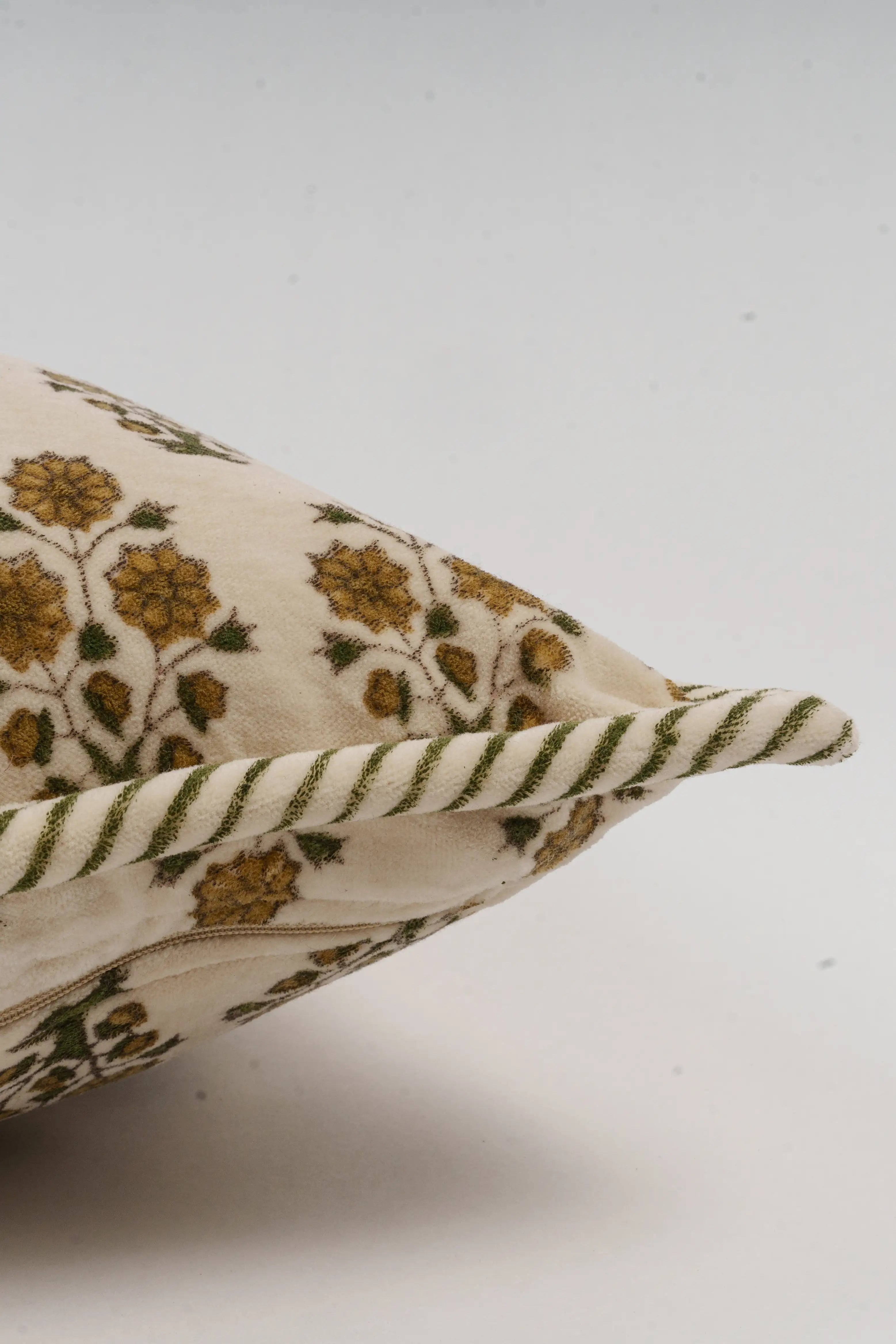 Mehr Baagh Cushion Cover